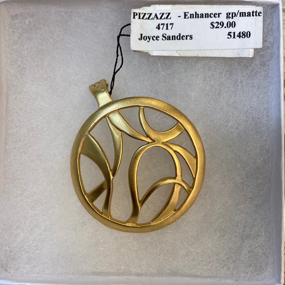 Premier Designs “Pizzazz” Enhancer with magnetic closure